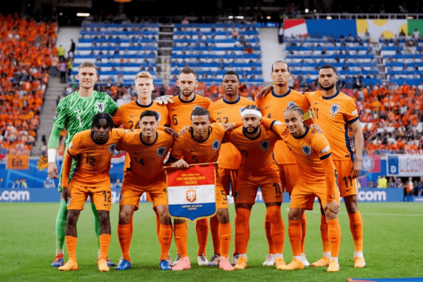 纳帅对话格,雷茨卡,理性交流,亚博体育官网,亚博体育APP,Yabo,Sports,亚博体育平台