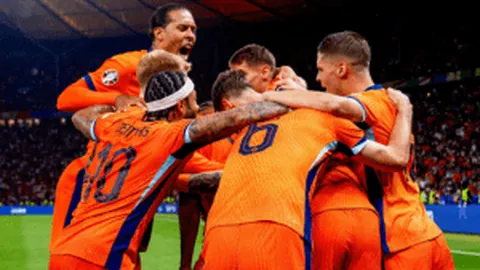 T1传奇上单ZOFGK离队，Zeus转会加盟四冠战队