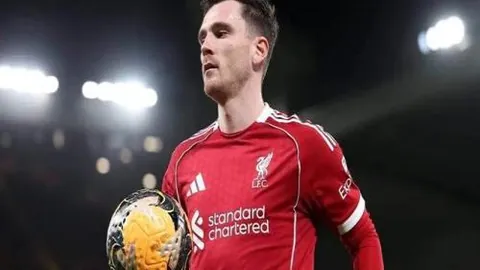 英超对决：蓝红战局突变惊心动魄